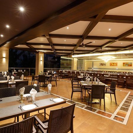 Hotel Ayodhya Kolhapur Buitenkant foto