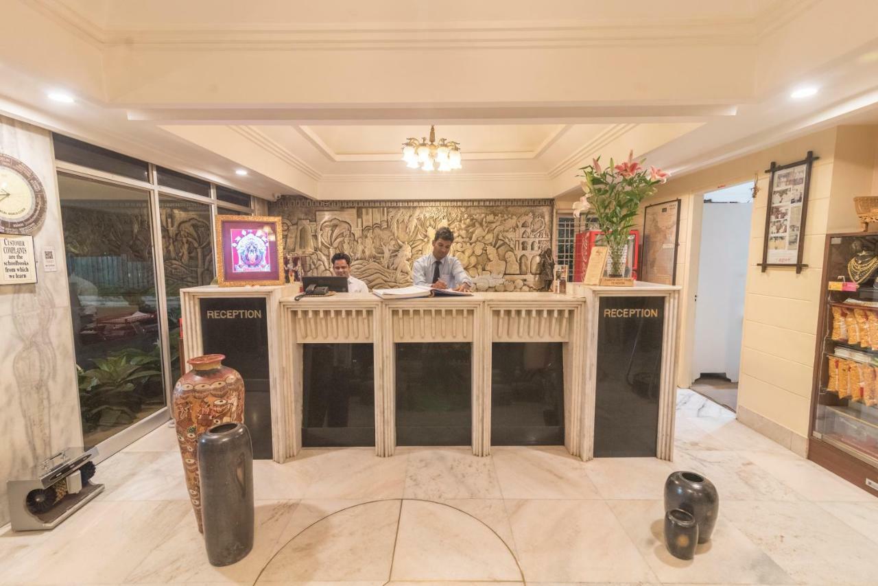 Hotel Ayodhya Kolhapur Buitenkant foto